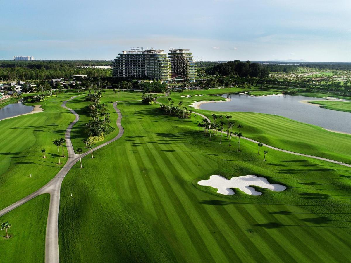 Forest City Golf Hotel Nusajaya  Exterior photo