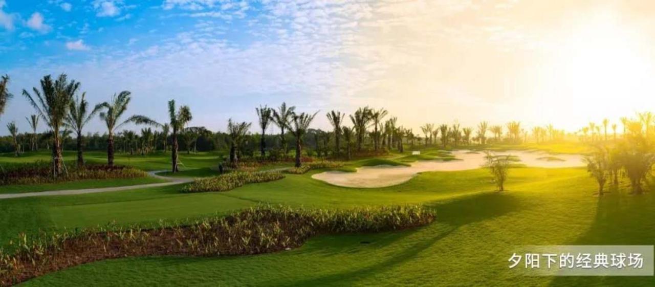 Forest City Golf Hotel Nusajaya  Exterior photo