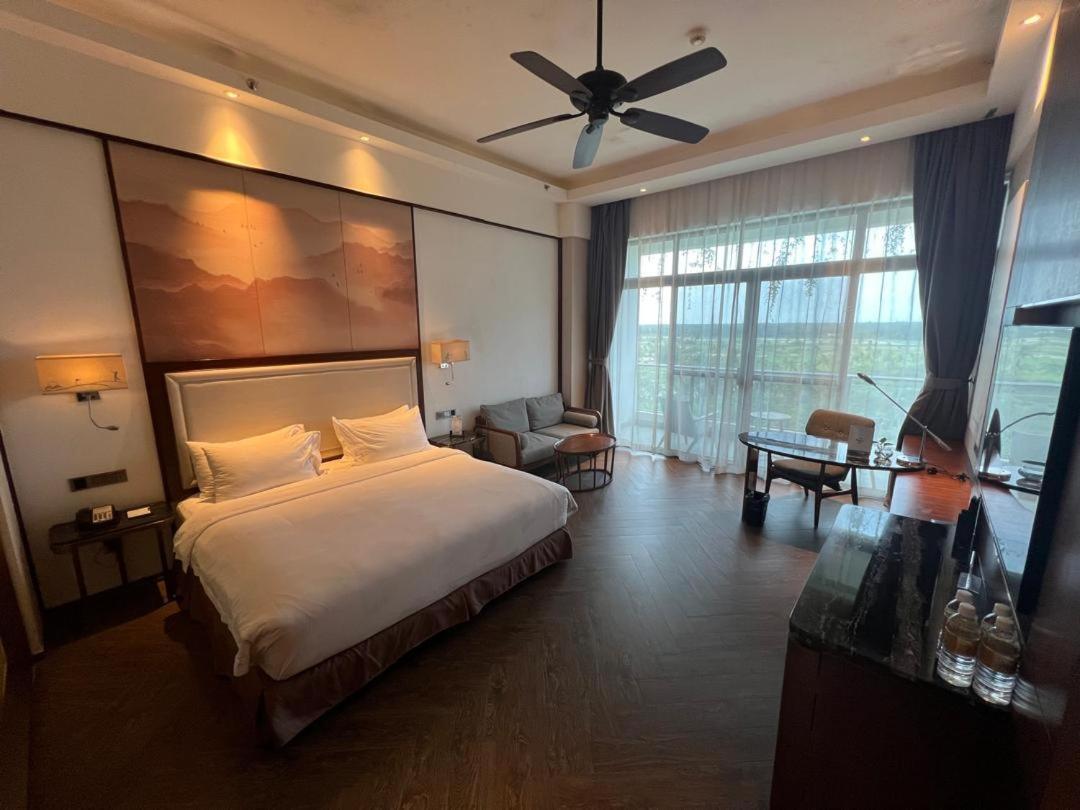 Forest City Golf Hotel Nusajaya  Exterior photo